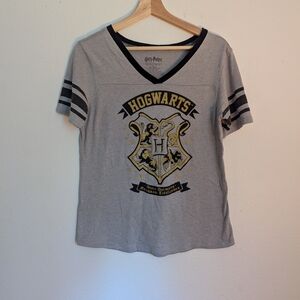 Warner Bros. Hogwarts Crest Gray Tee